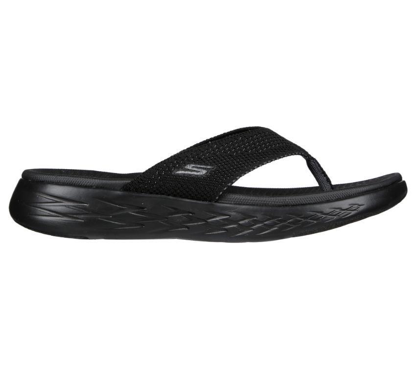 Skechers on the hotsell go 600 black