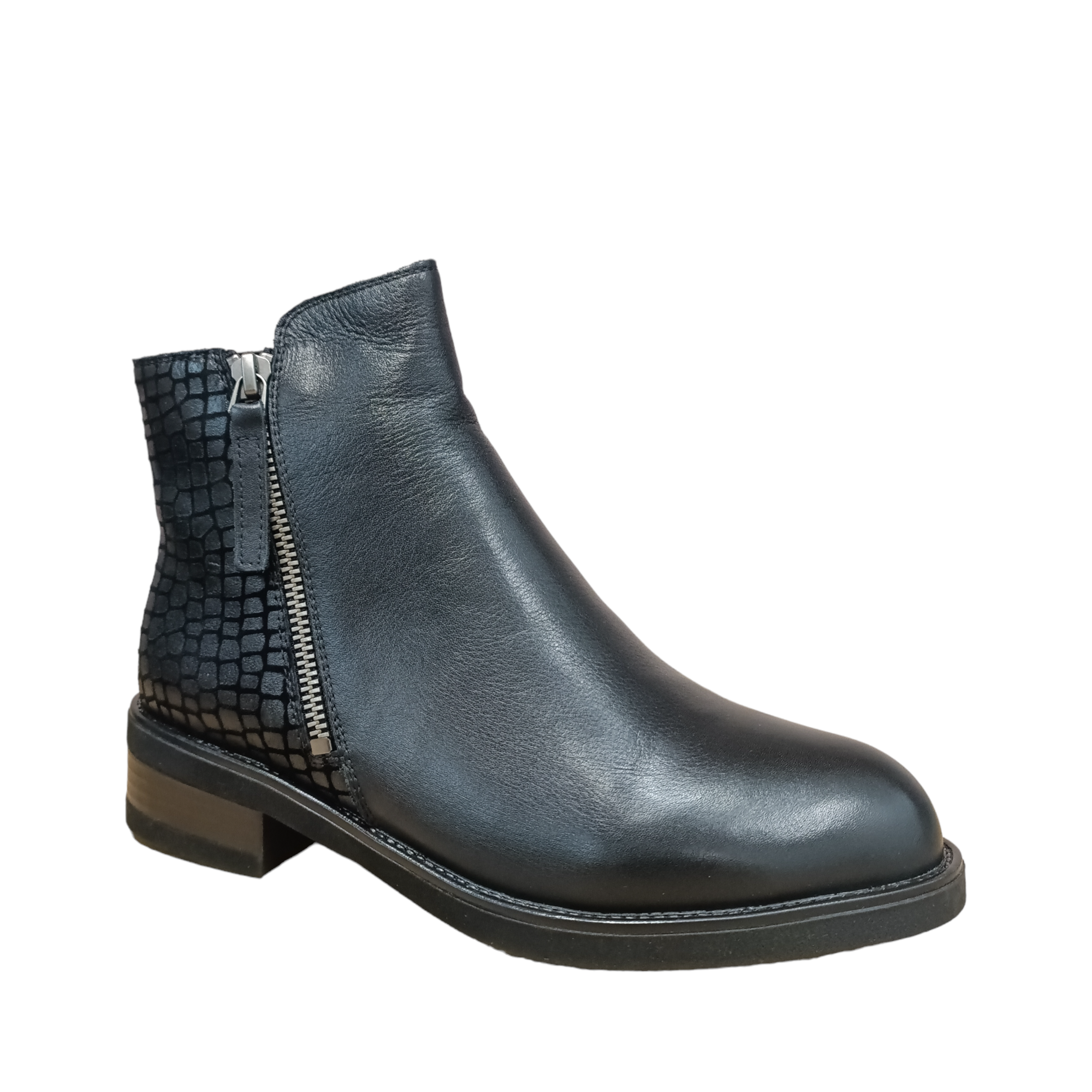 Dungeon Bresley Boots. Side angled boot with croc detailing on the heel and back of boot. Winter Leather boot. Shop Bresley Boots with shoe&me NZ
