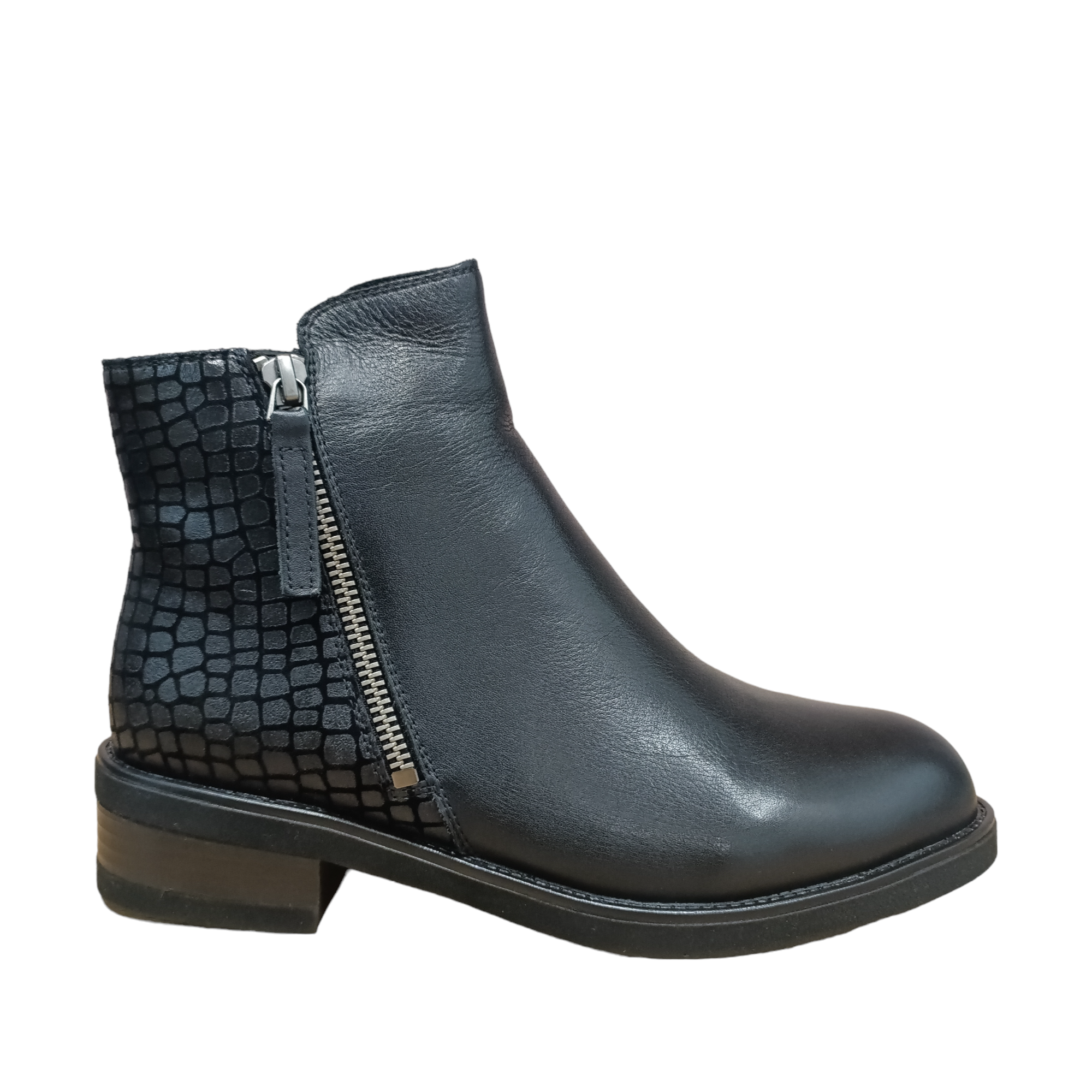 Dungeon Bresley Boots. Side angled boot with croc detailing on the heel and back of boot. Winter Leather boot. Shop Bresley Boots with shoe&amp;me NZ